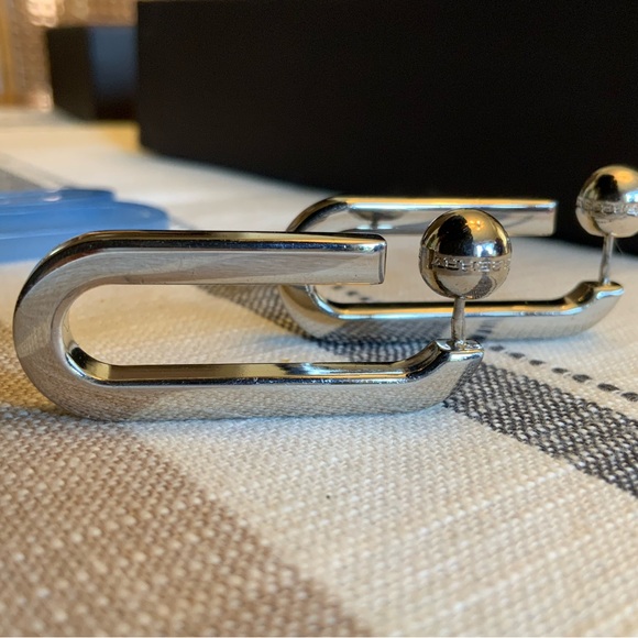 BURBERRY - Chain Link Earrings In Palladio Blue - Picture 8 of 9